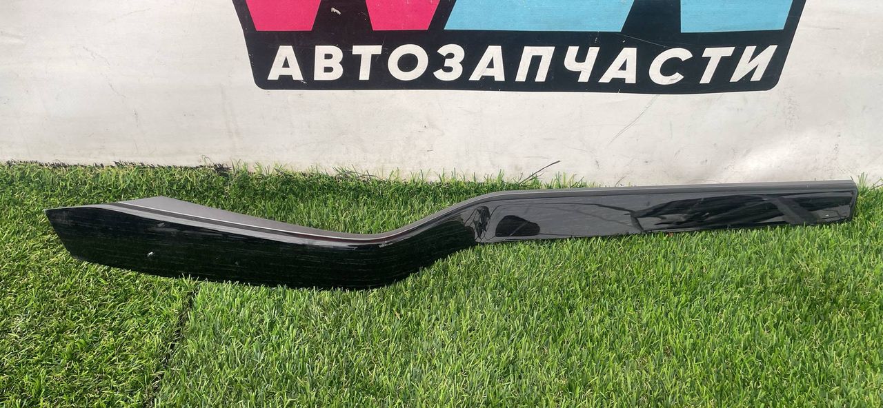 накладка двери (крышки) багажника Tesla Model X 1 поколение 2018, электро, хетчбэк 5 дв., 1035812-22-C