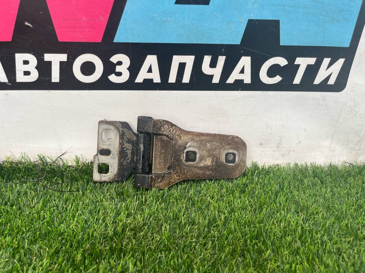 петля капота Jeep Wrangler 4 поколение 2020, АКПП, внедорожник 5 дв., AA1381P001AG