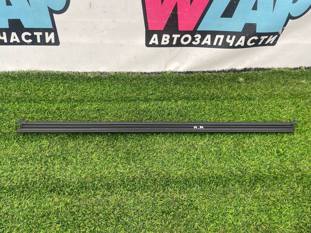 Уплотнитель стекла Volkswagen Jetta 7 поколение 2019, 1.4 л., бензин, седан, передний привод, 17A837479