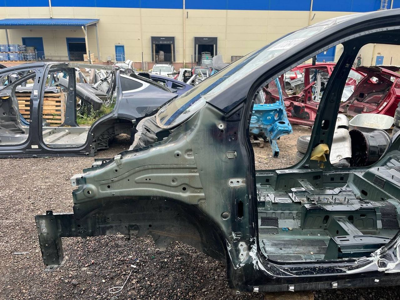 четверть передняя левая Chevrolet Trax 1 поколение [рестайлинг] 2021, 1.4 л., бензин, АКПП, черный, внедорожник 5 дв., передний привод