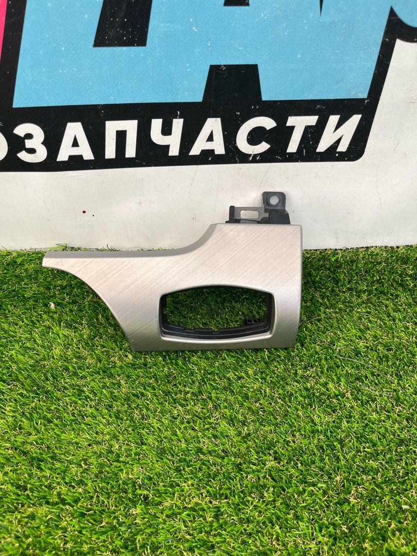 накладка на торпедо (консоль) Ford Mustang 6 поколение S550 [рестайлинг] 2020, 2.3 л., бензин, АКПП, серый, купе, задний привод, FR3B-13D168-B