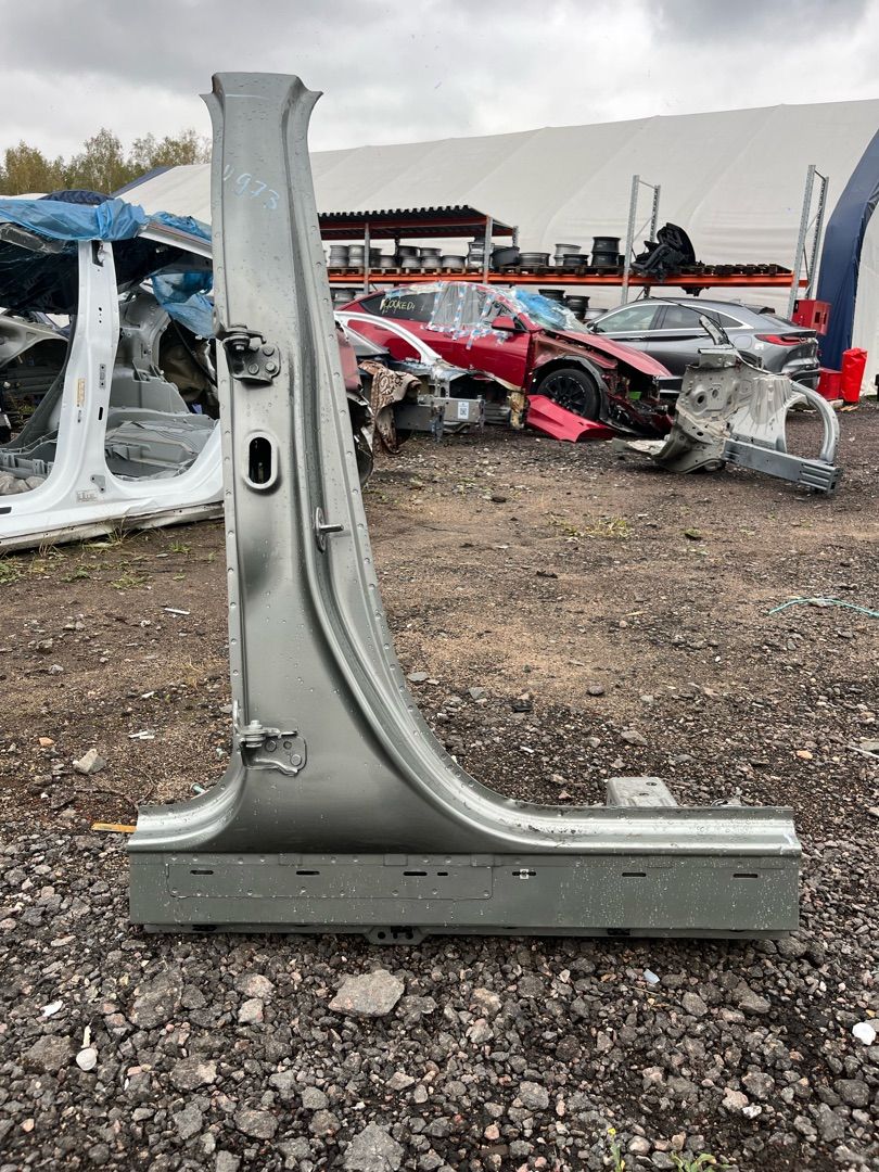 Стойка кузовная центральная правая Ford Explorer 6 поколение U625 2020, 2.3 л., бензин, АКПП, внедорожник 5 дв., полный привод