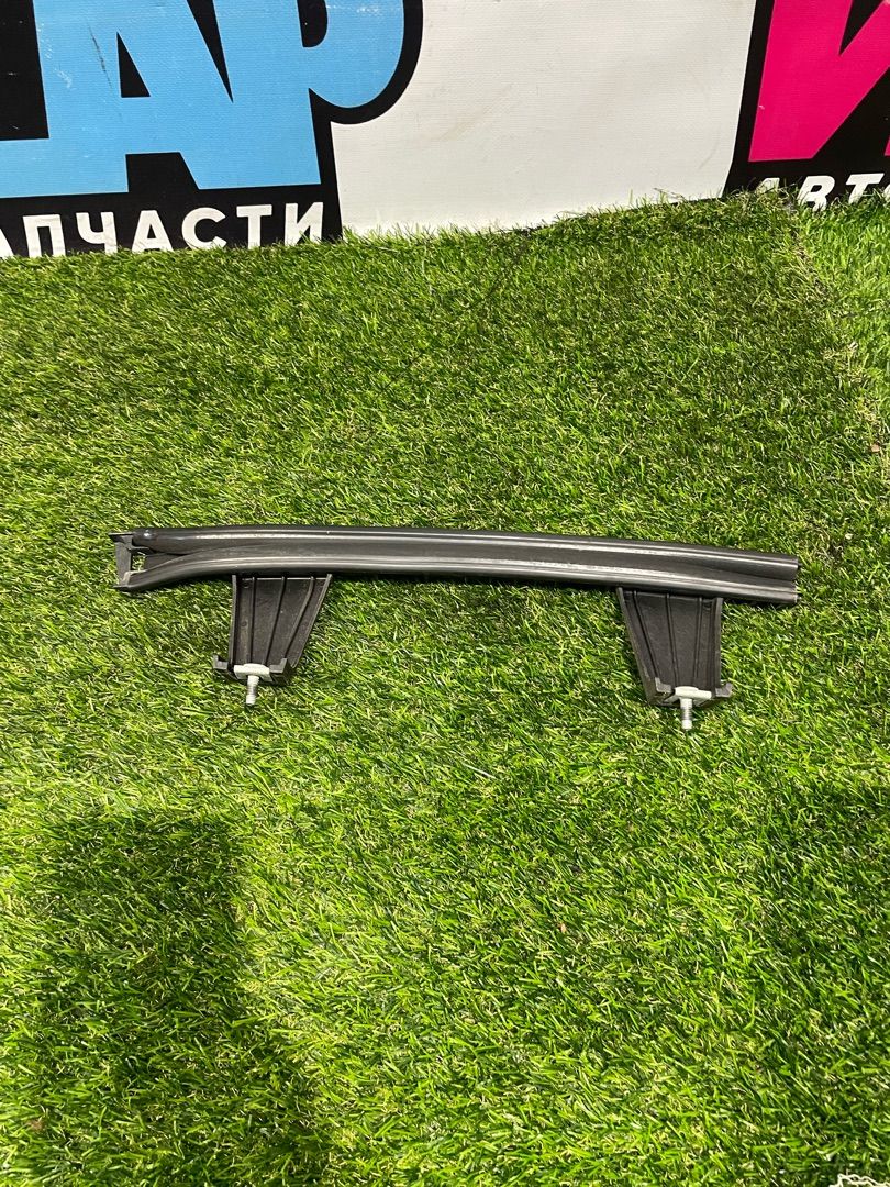 направляющая стекла Ford Explorer 6 поколение U625 2020, 2.3 л., бензин, АКПП, внедорожник 5 дв., задний привод