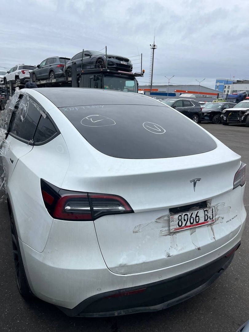Tesla Model Y 2022