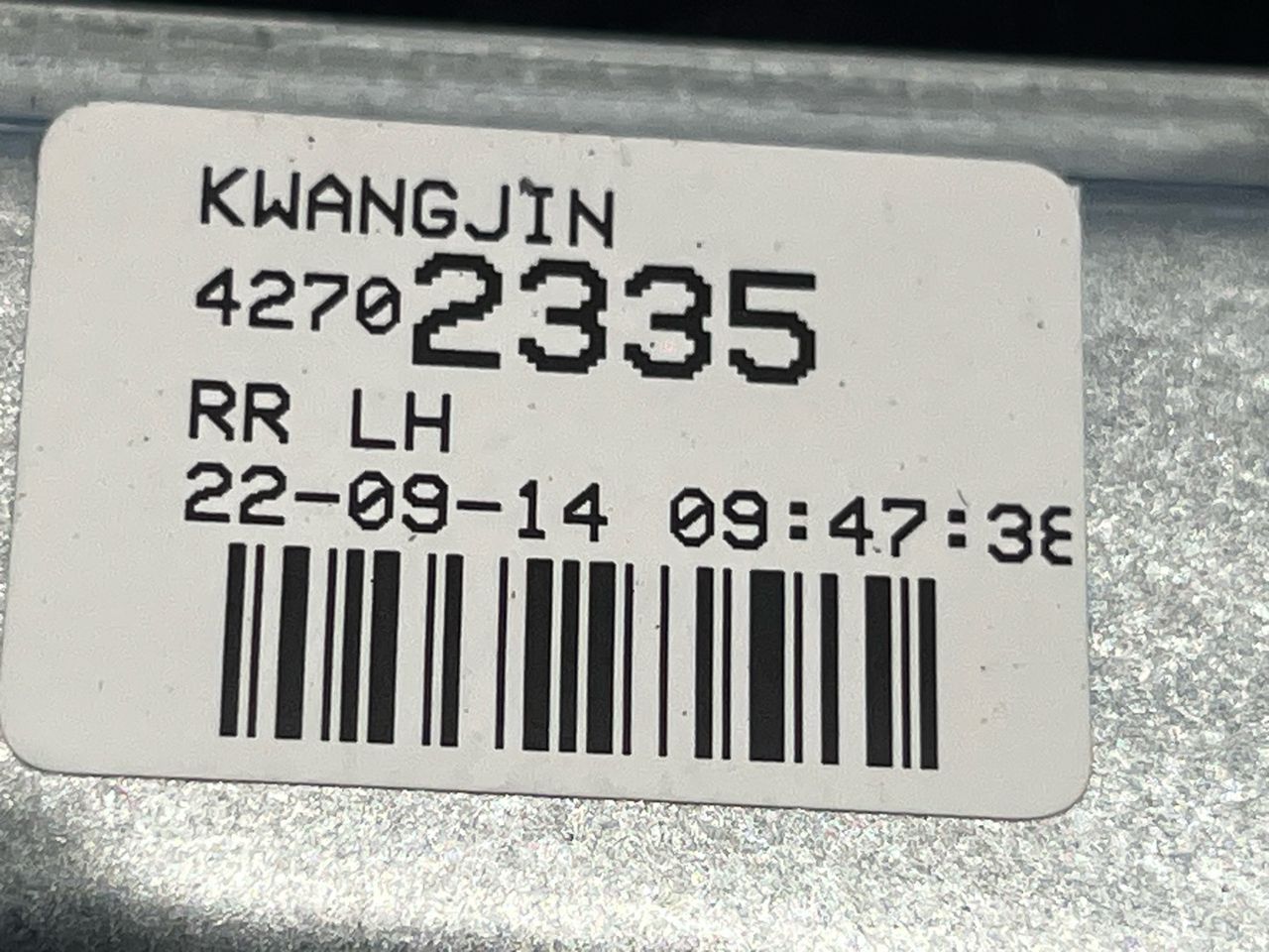 стеклоподъемник задний левый Buick Encore GX 1 поколение 2023, 1.2 л., бензин, АКПП, внедорожник 5 дв., передний привод, 42702335