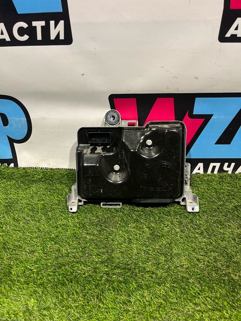 Блок управления BCM (Body Control Module) Tesla Model Y 1 поколение 2022, электро, белый, 1497327-00-B