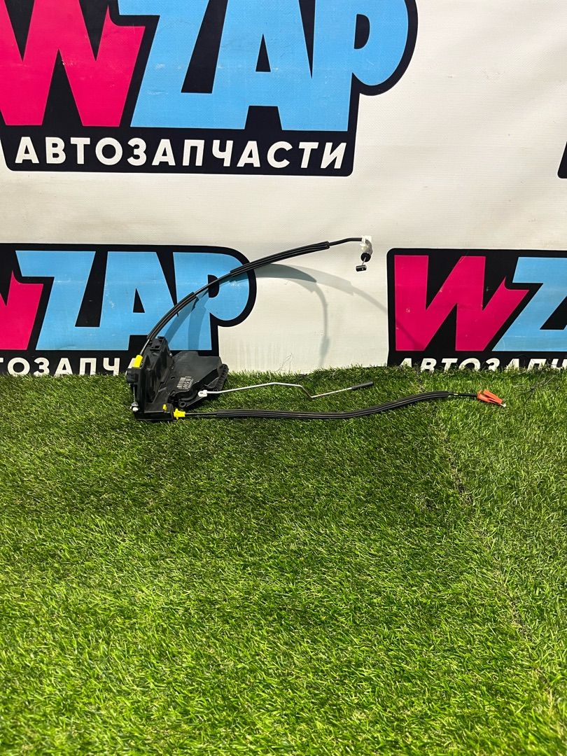 замок двери задней правой Chevrolet TrailBlazer 3 поколение 2022, 1.3 л., бензин, вариатор, оранжевый, хетчбэк 5 дв., полный привод, 13540566