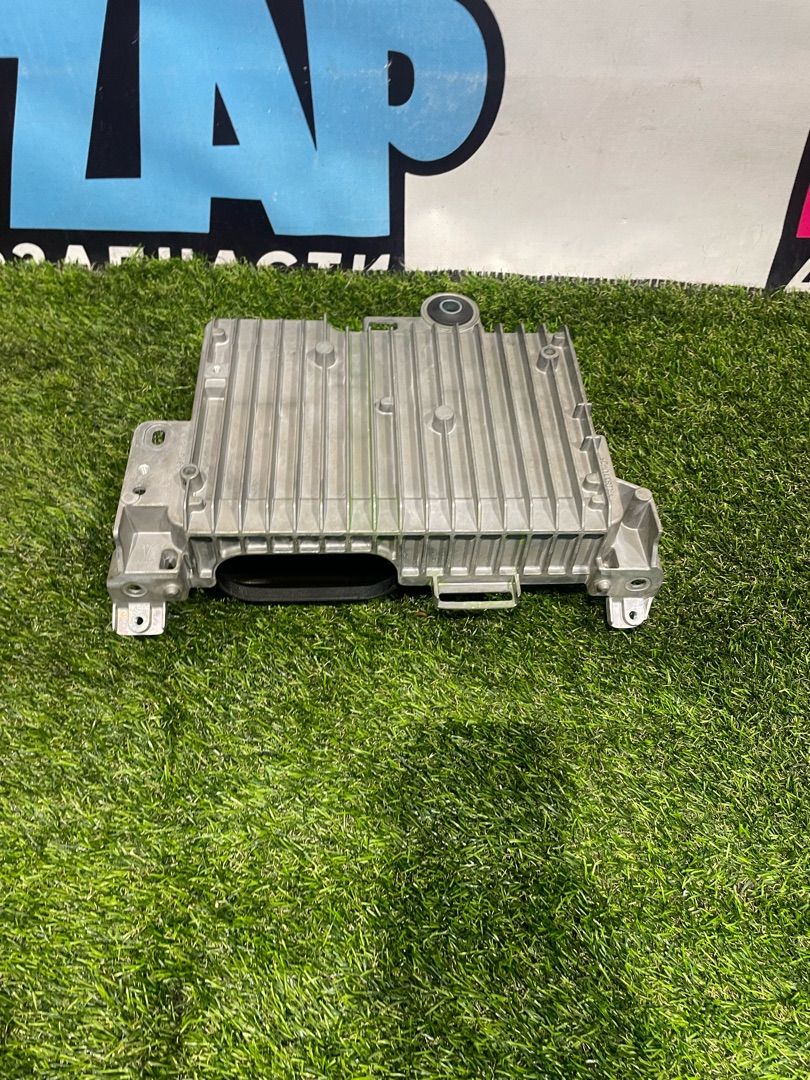 Блок управления BCM (Body Control Module) Tesla Model Y 1 поколение 2023, электро, полный привод, 1497327-00-B