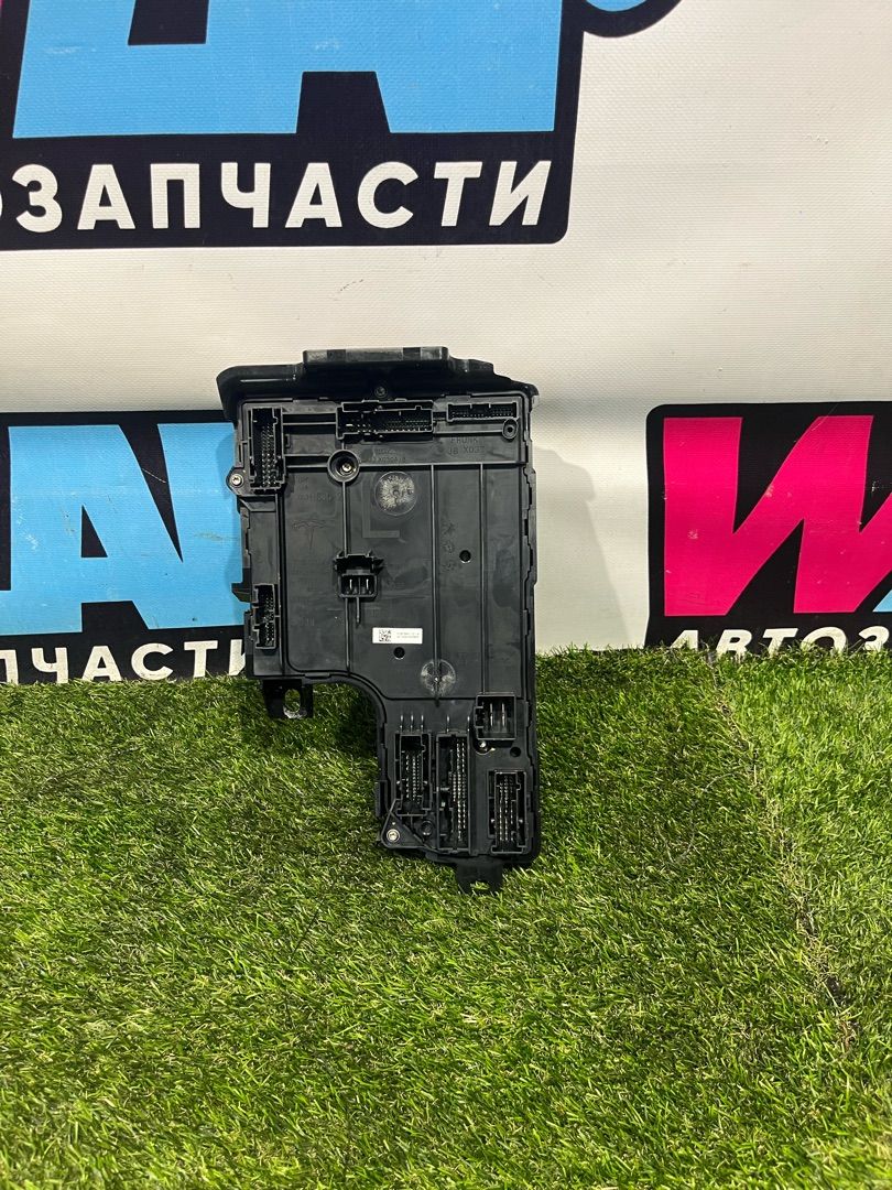 Блок управления BCM (Body Control Module) Tesla Model Y 1 поколение 2023, электро, полный привод, 1657648-02-A