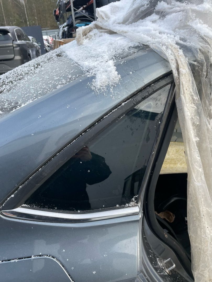 стекло кузовное боковое правое Volkswagen Jetta 7 поколение 2020, 1.4 л., бензин, АКПП, седан, передний привод