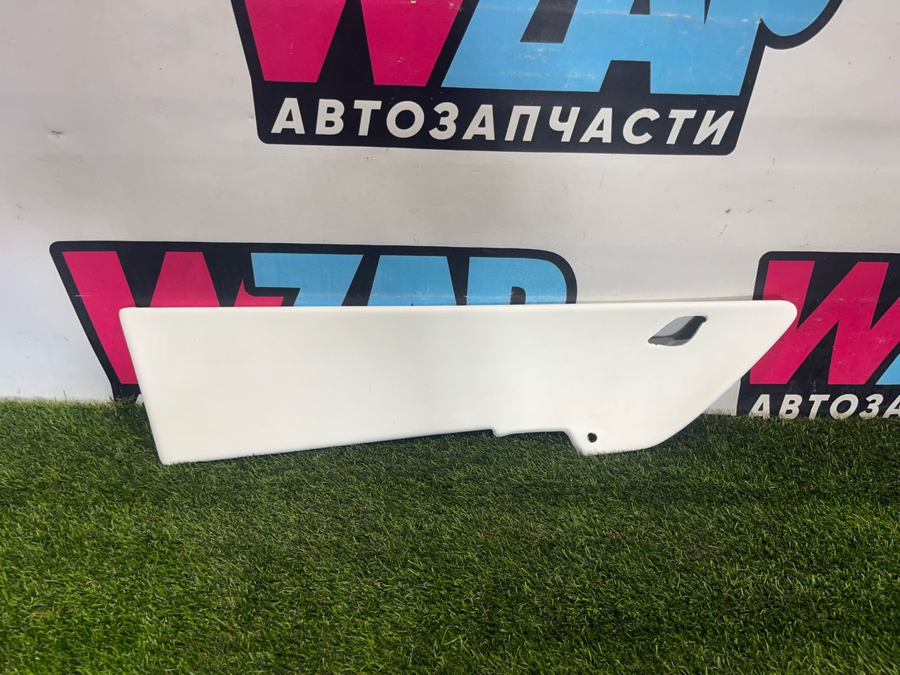накладка двери (крышки) багажника Tesla Model Y 1 поколение 2022, электро, белый, F2001893
