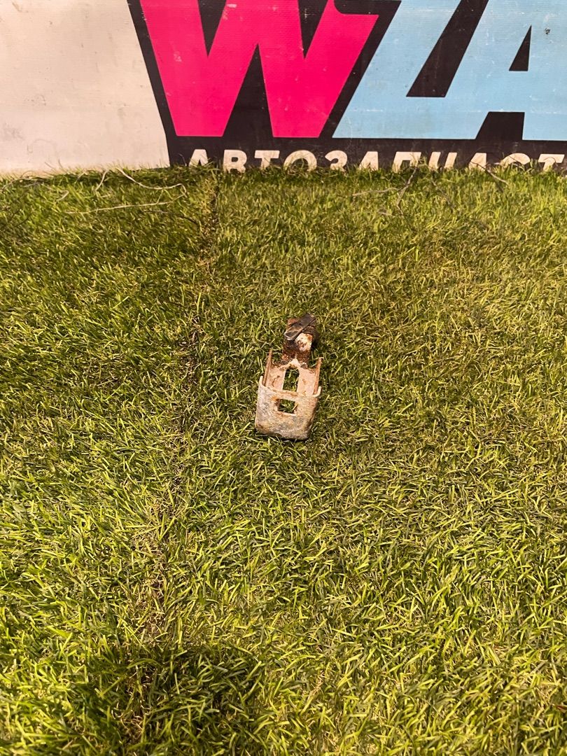 кронштейн (крепление) Mini Cabrio 3 поколение [рестайлинг] 2021, 1.5 л., бензин, АКПП, красный, кабриолет, передний привод