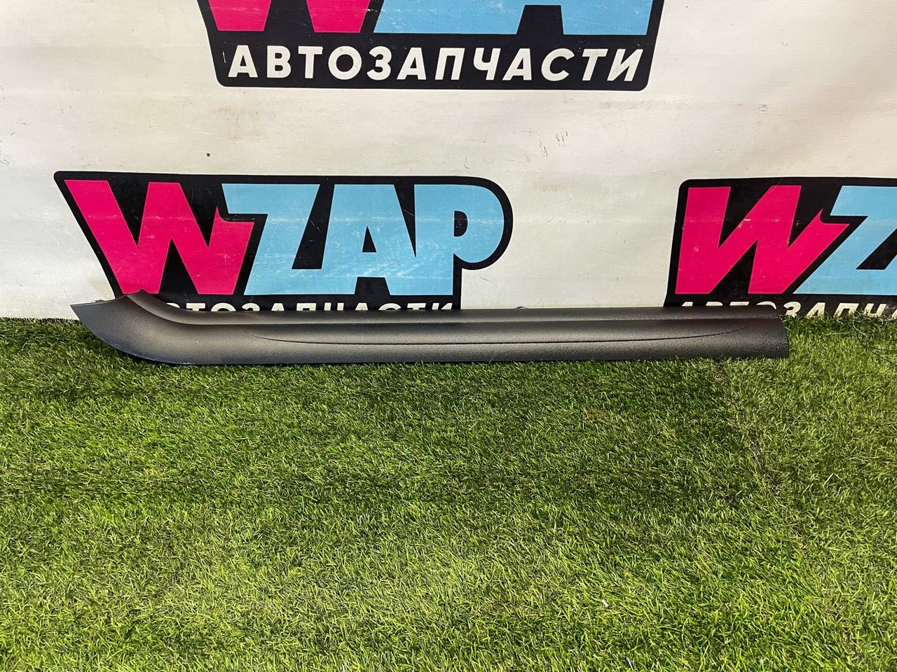 накладка на порог внутренняя Mini Cabrio 3 поколение [рестайлинг] 2021, 1.5 л., бензин, АКПП, красный, кабриолет, передний привод, 7298799