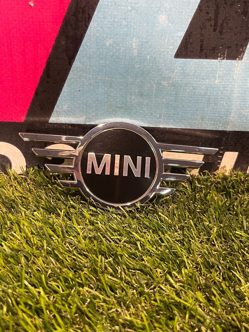 эмблема Mini Cabrio 3 поколение [рестайлинг] 2021, 1.5 л., бензин, АКПП, красный, кабриолет, передний привод