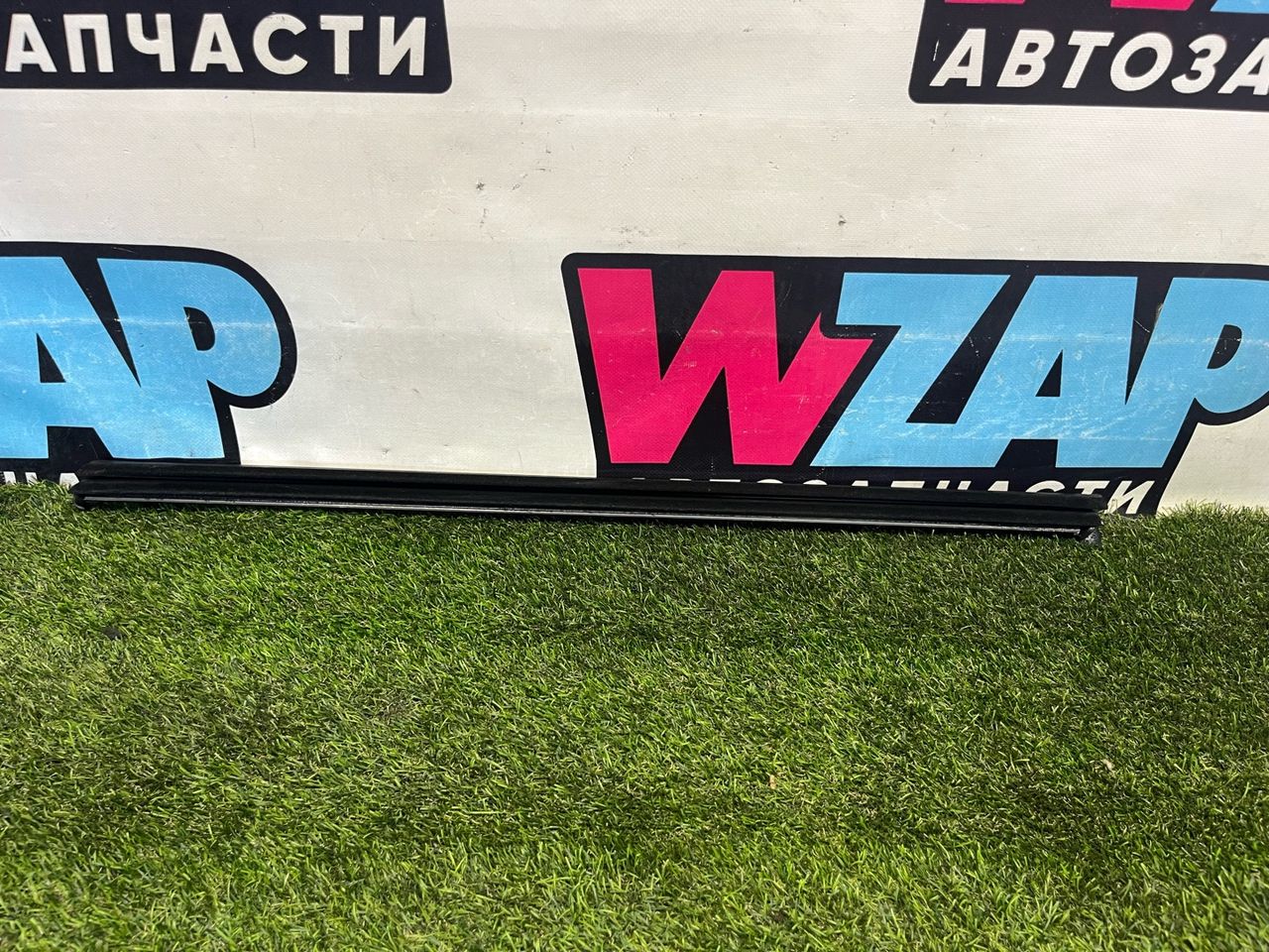 Уплотнитель стекла Volkswagen Jetta 7 поколение 2019, 1.4 л., бензин, АКПП, седан, передний привод, 17A837479A