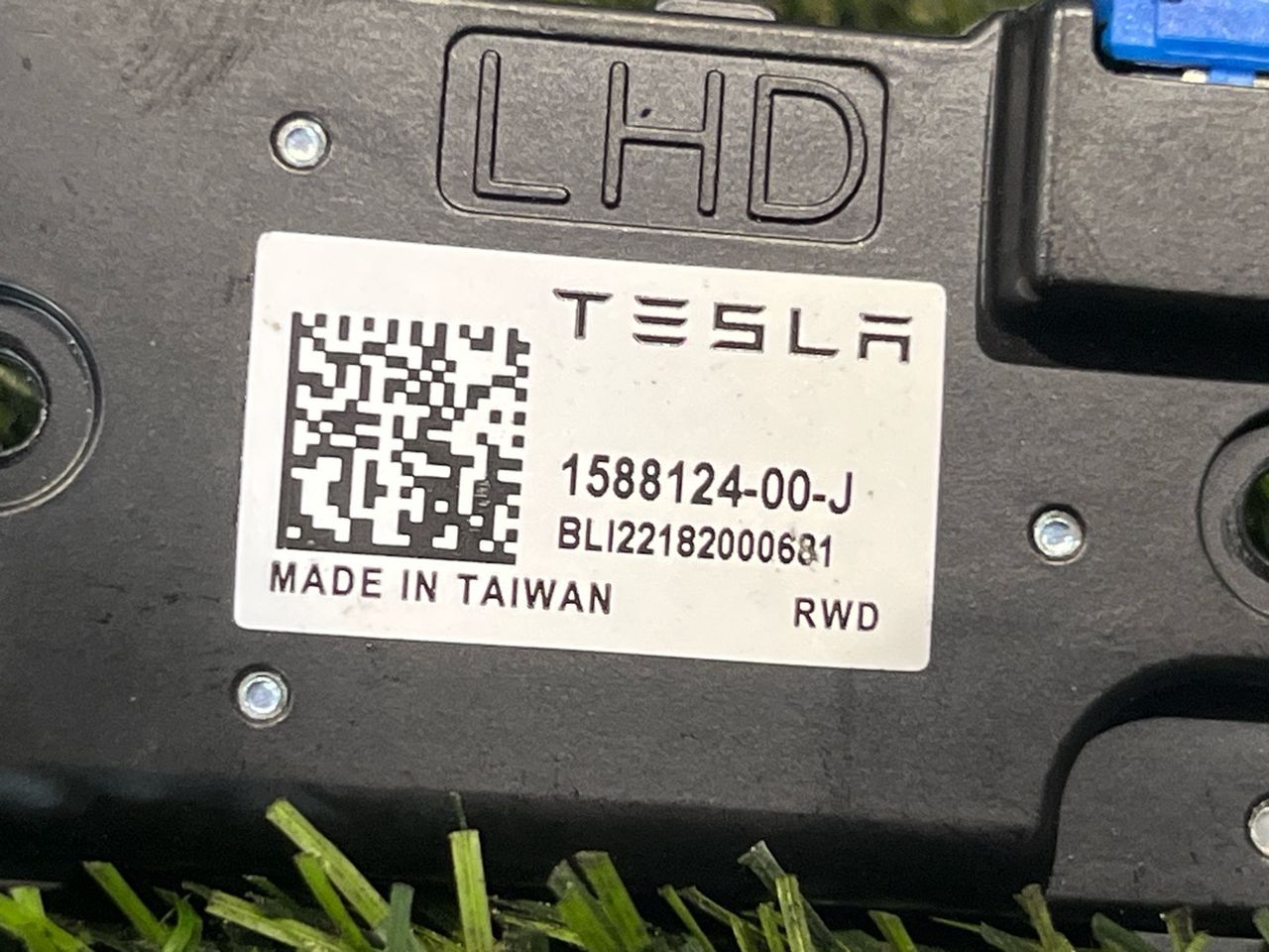 камера переднего обзора Tesla Model X 1 поколение [рестайлинг] 2023, электро, 1588124-00-J