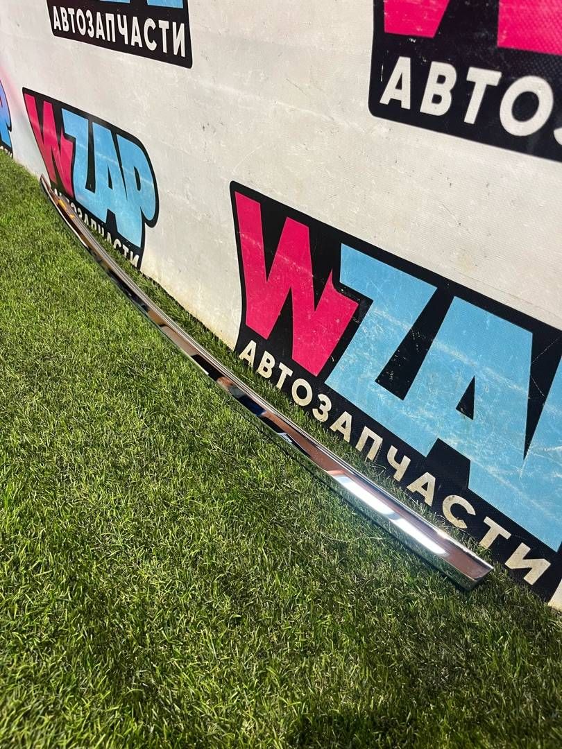 молдинг двери задней правой Tesla Model X 1 поколение 2017, электро, белый, 1032250-00-J