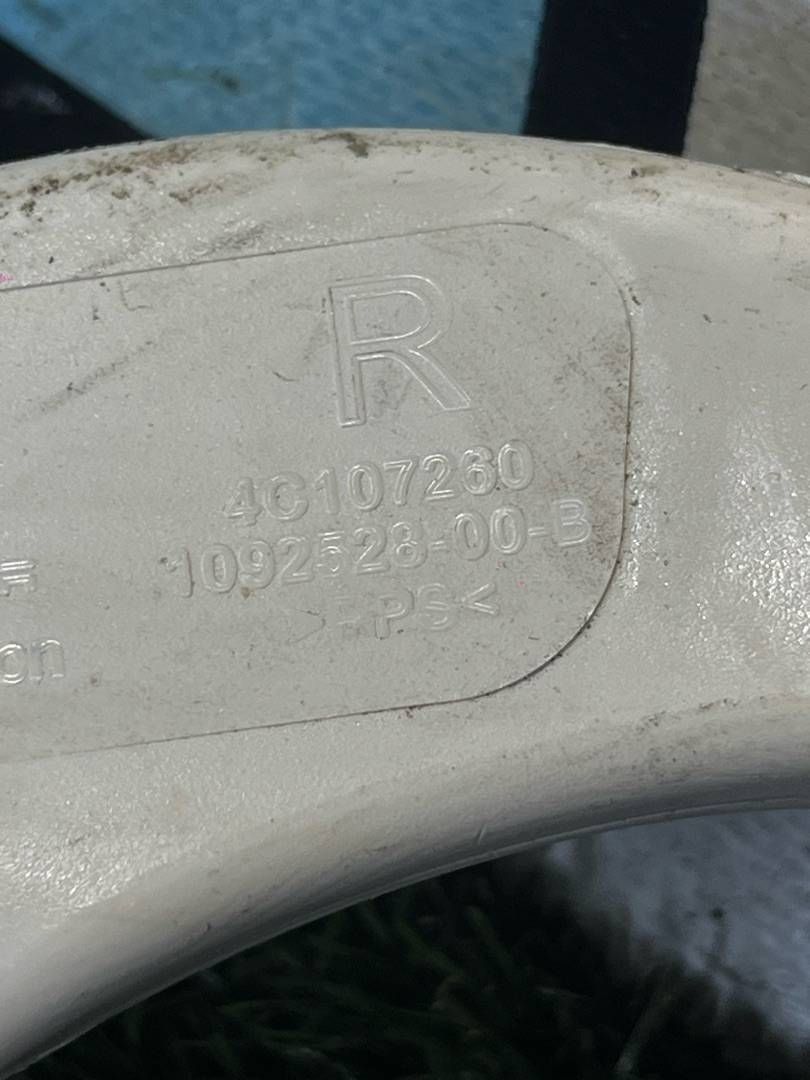 патрубок радиатора Tesla Model X 1 поколение 2017, электро, белый, 1048149-00-D, 1092528-00-B, 1048149-99-E