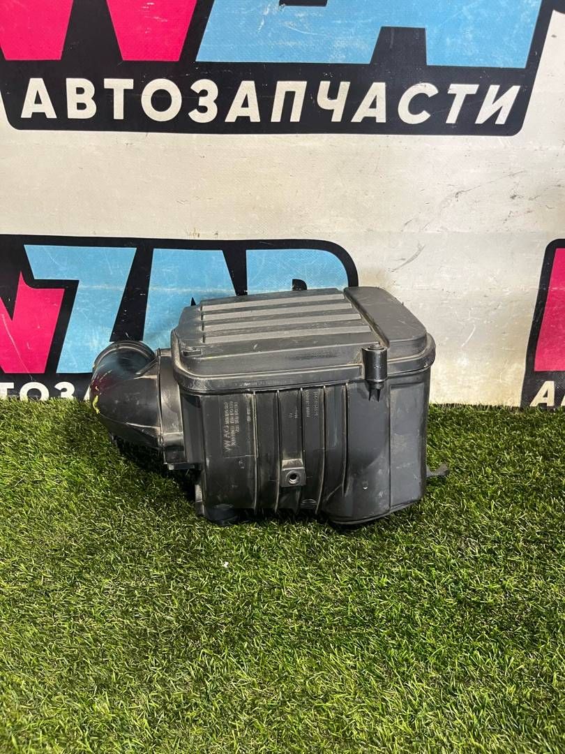 корпус воздушного фильтра Volkswagen Jetta 6 поколение 2014, 1.4 л., бензин, МКПП, седан, передний привод, 5C0129607