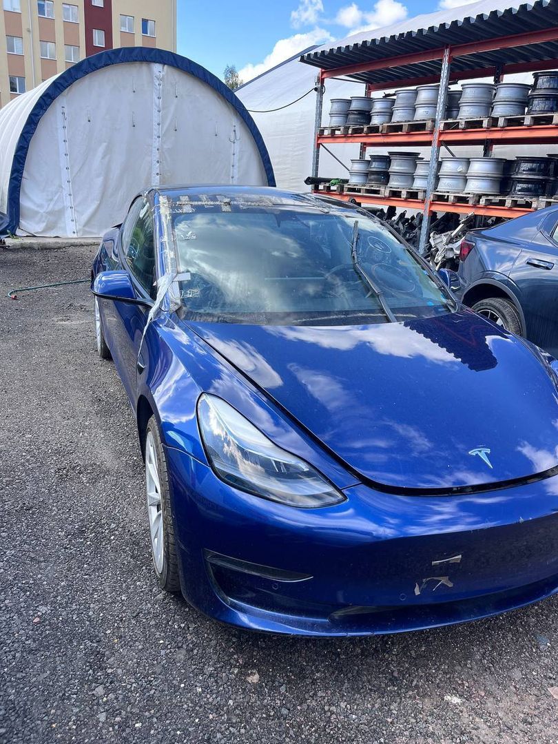 Tesla Model 3 рест. 2022