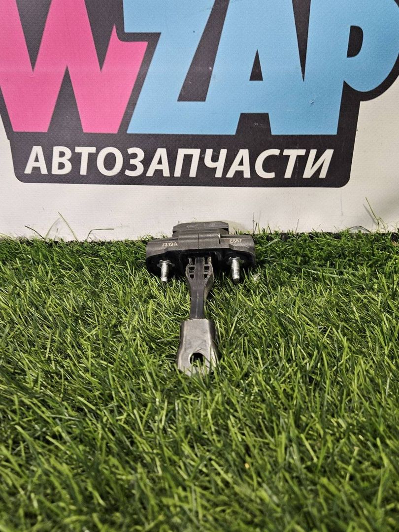 ограничитель открывания двери Jeep Wrangler 4 поколение 2019, 2.0 л., бензин, АКПП, внедорожник 5 дв., полный привод, 68297668B