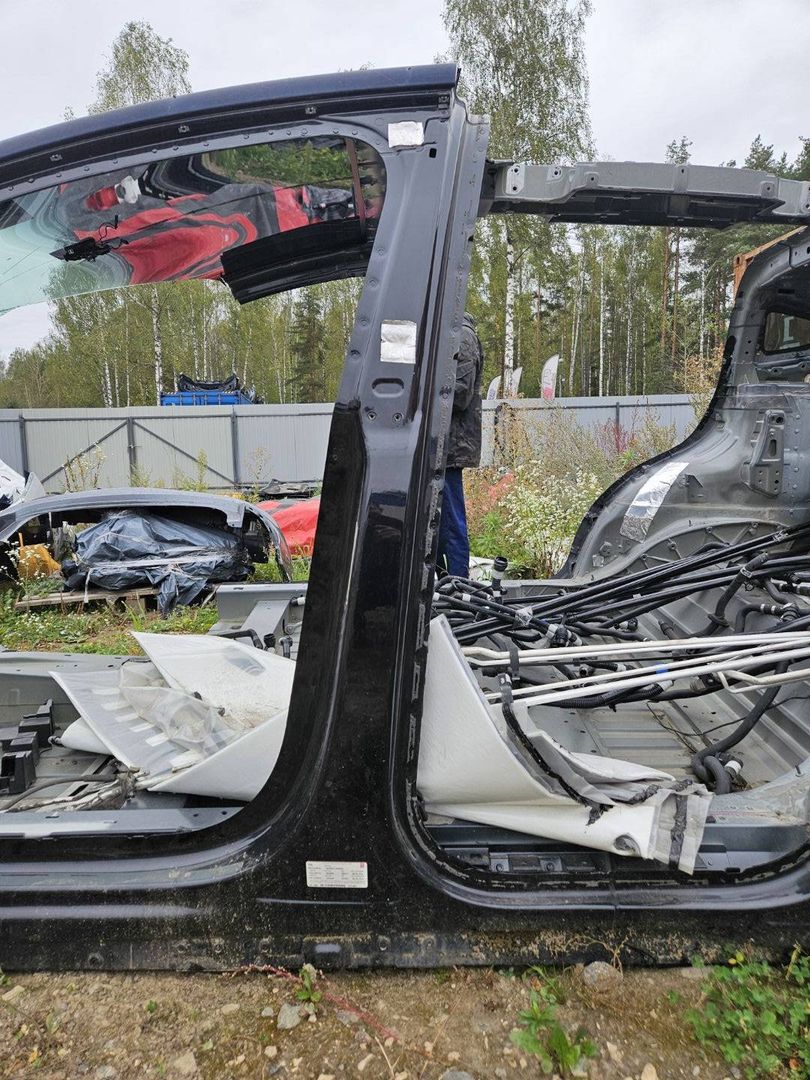 Стойка кузовная центральная левая Tesla Model X 1 поколение (2015 - 2021)