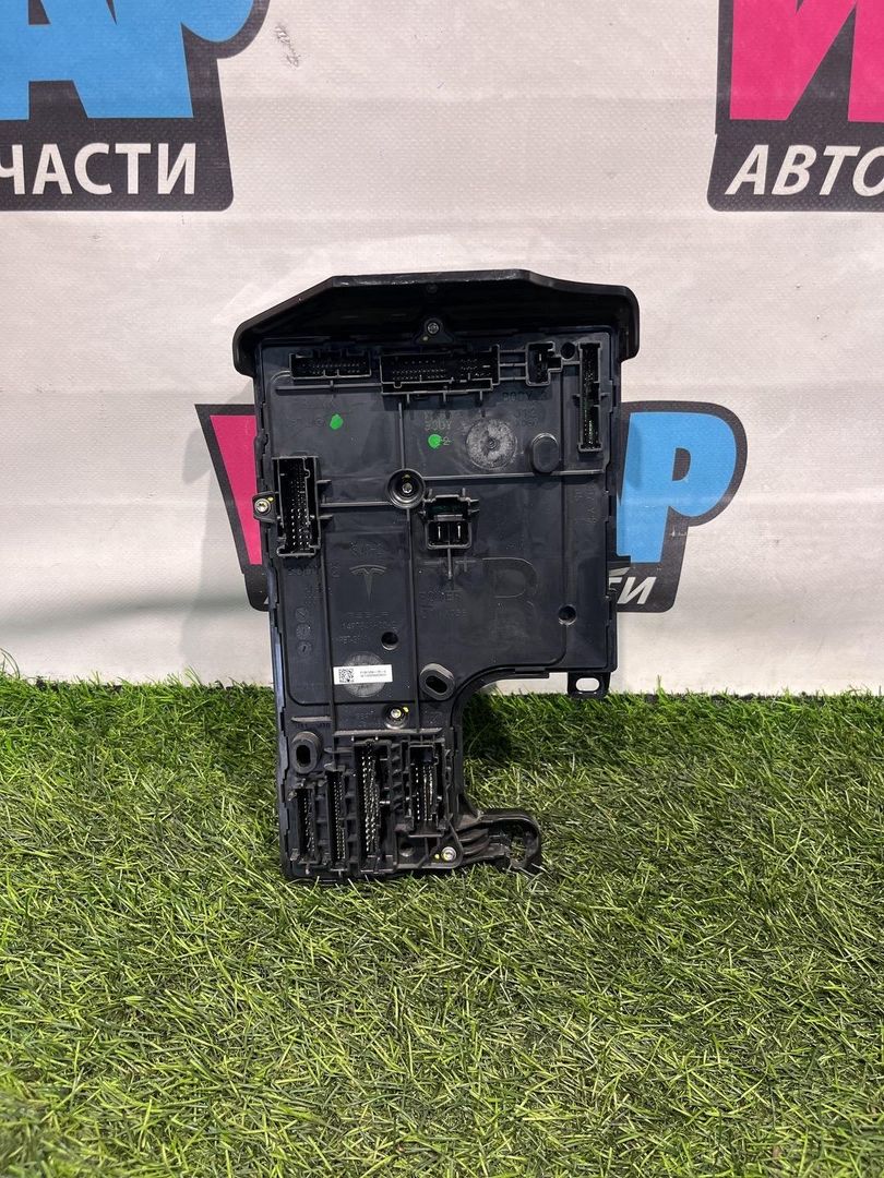 Блок управления BCM (Body Control Module) Tesla Model 3 1 поколение [рестайлинг] 2022, 1566853-00-A, 1567454-00-B