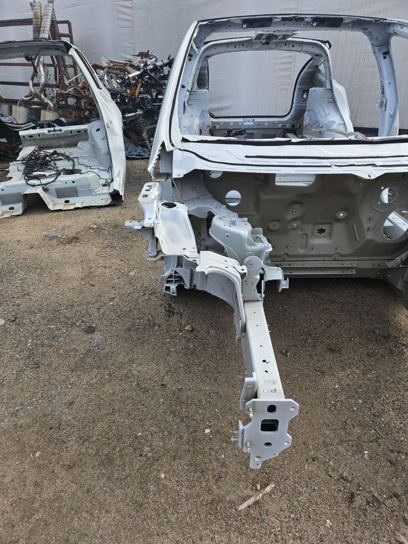 четверть передняя правая Tesla Model X 1 поколение 2017, электро, белый