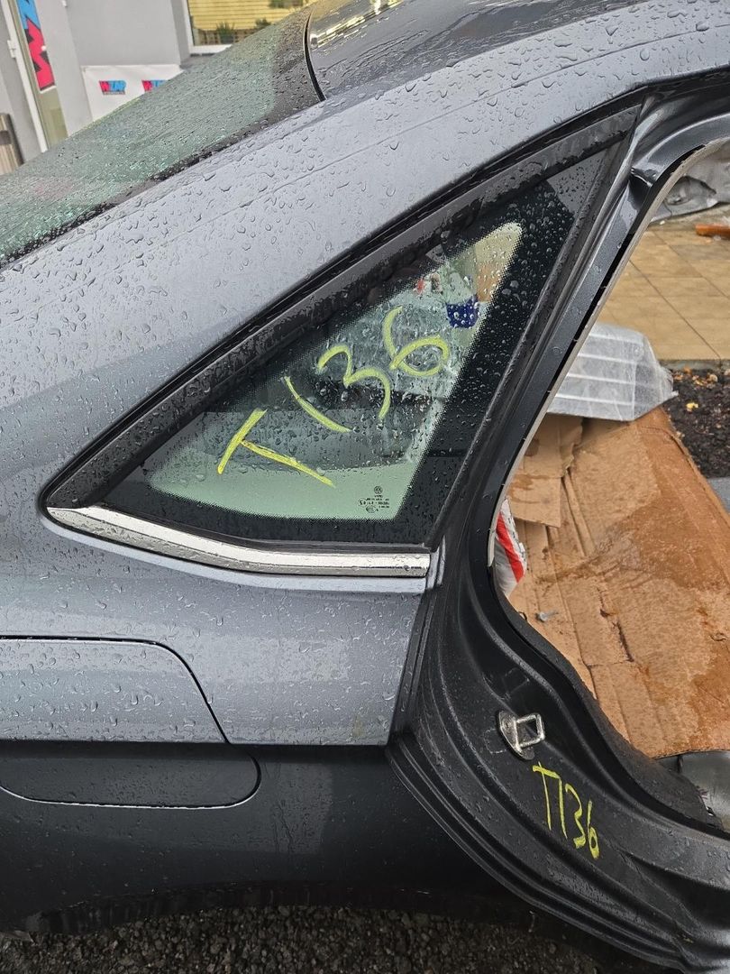 стекло кузовное боковое правое Volkswagen Jetta 7 поколение 2019, 1.4 л., бензин, АКПП, серый, седан, передний привод, 43R-004584