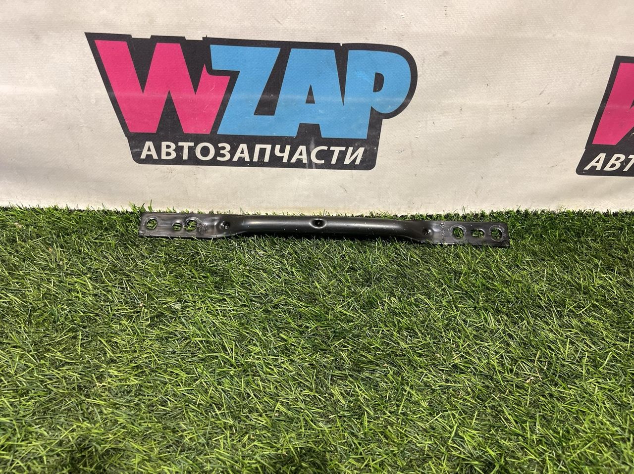 Распорка (растяжка) телевизора Volkswagen Jetta 7 поколение 2019, 1.4 л., бензин, АКПП, серый, седан, передний привод, 5Q0802128
