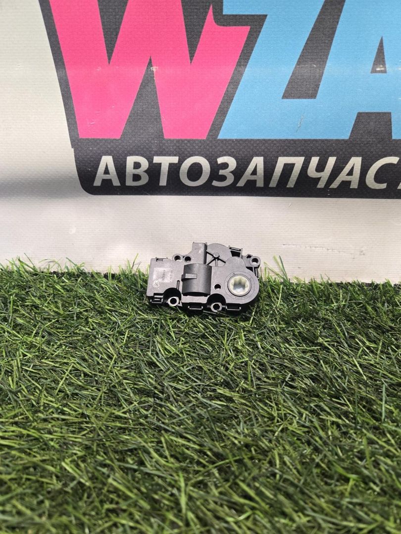 моторчик заслонки печки Mini Cabrio 3 поколение [рестайлинг] 2021, 1.5 л., бензин, АКПП, красный, кабриолет, передний привод, 412650920