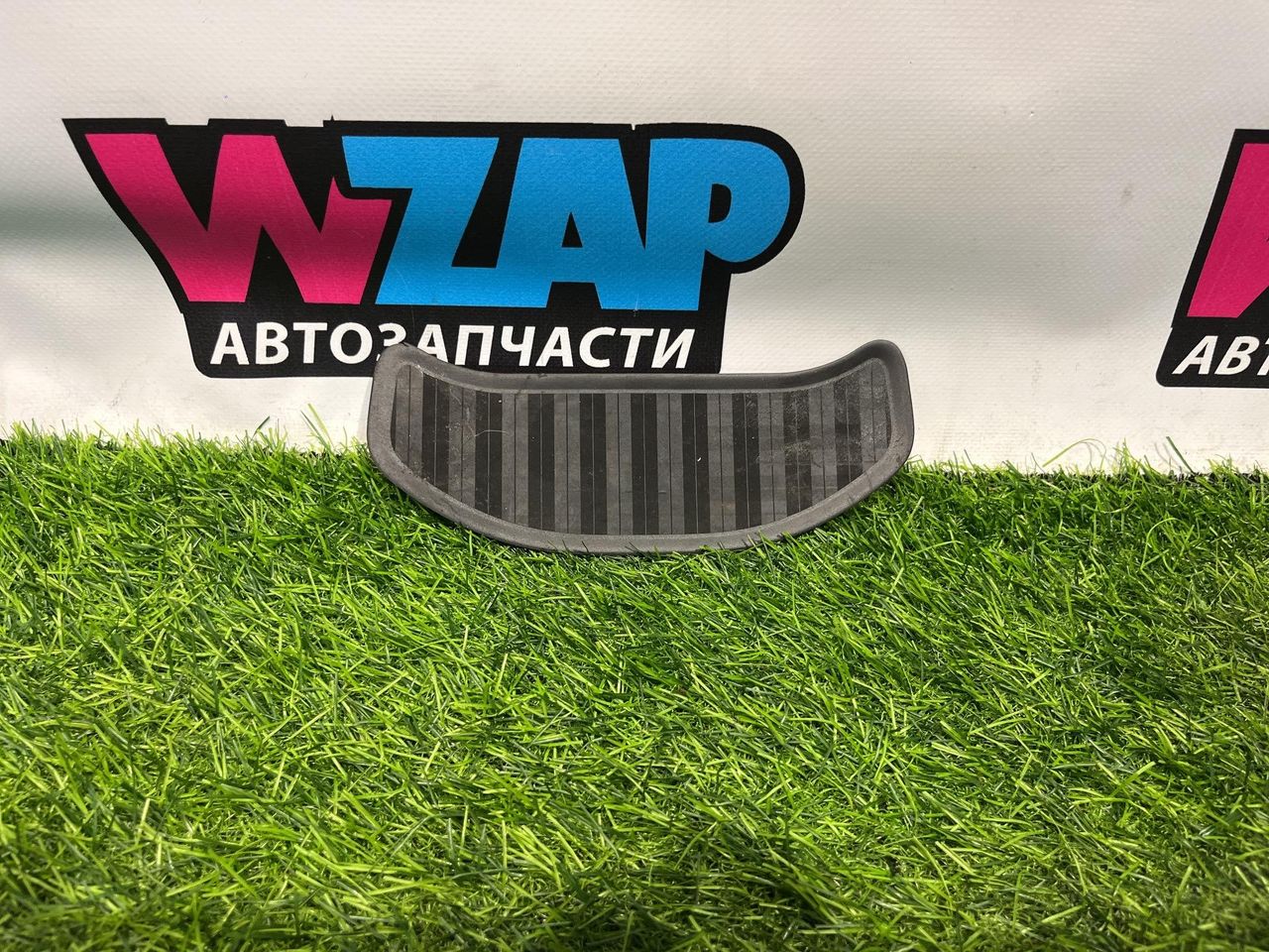 коврик центральной консоли Mini Clubman 2 поколение (F54) 2017, 2.0 л., бензин, АКПП, передний привод, 9325490