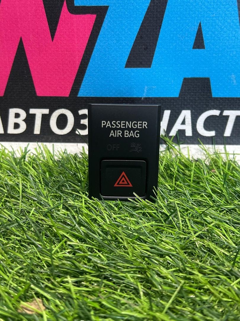 кнопка аварийной сигнализации Volkswagen Jetta 7 поколение 2019, 1.4 л., бензин, АКПП, седан, передний привод, 17A919225C