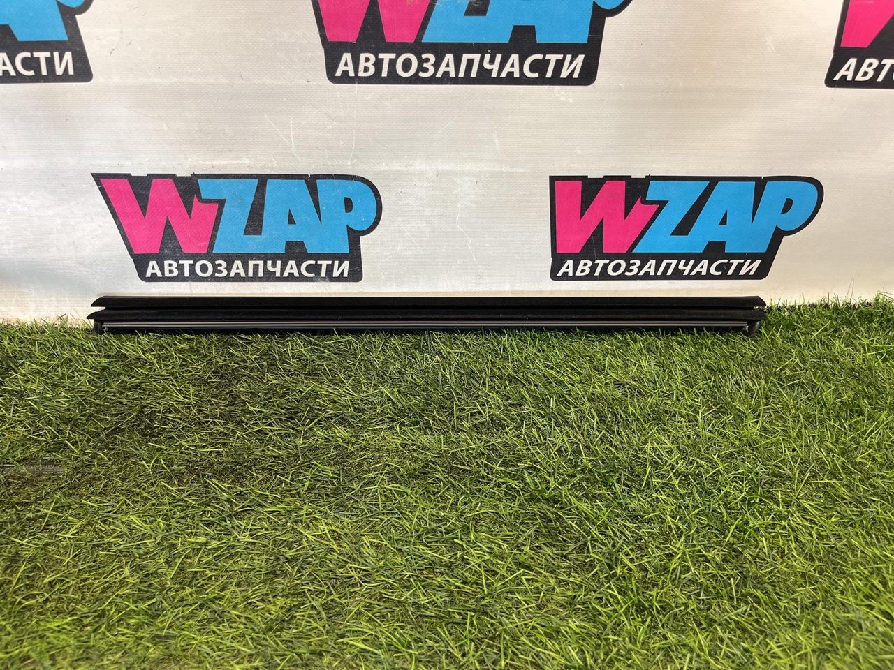 Уплотнитель стекла Volkswagen Jetta 7 поколение 2019, 1.4 л., бензин, АКПП, седан, передний привод, 17A839479