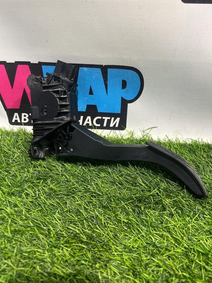 педаль Volkswagen Jetta 7 поколение 2019, 1.4 л., бензин, АКПП, серый, седан, передний привод, 5QM723503