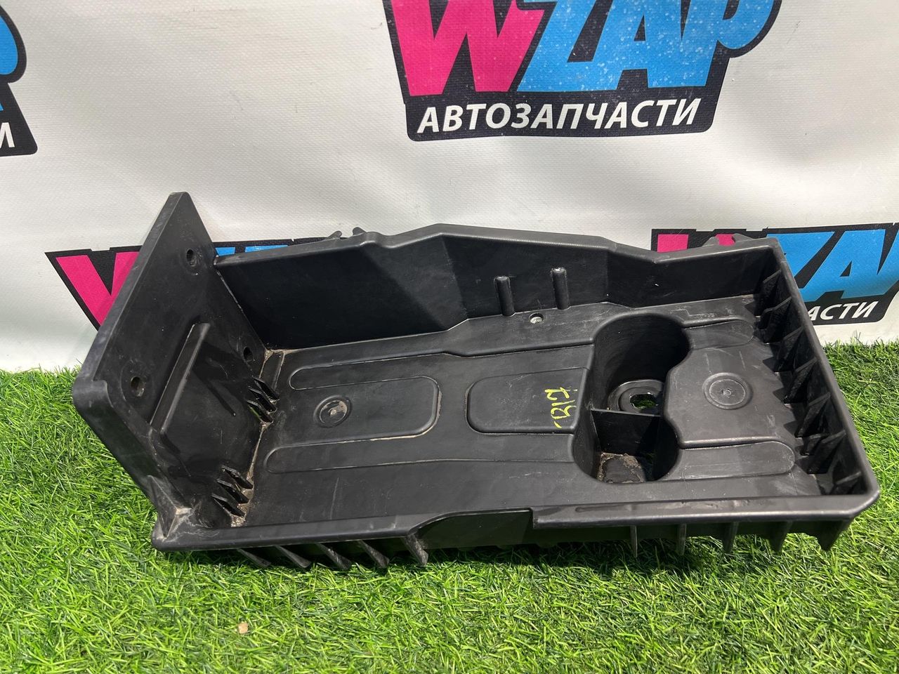 полка аккумулятора Ford Explorer 6 поколение U625 2020, 2.3 л., бензин, белый, задний привод, L1MB10723AA