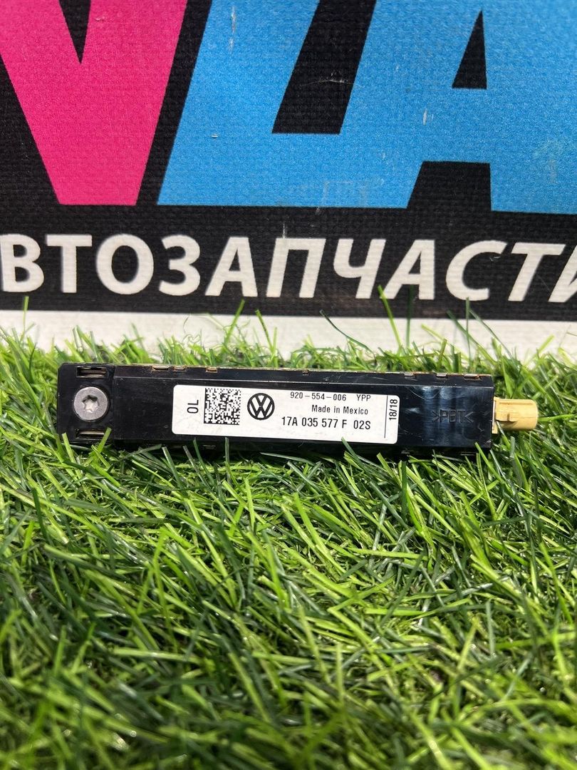 усилитель антенны Volkswagen Jetta 7 поколение 2019, 1.4 л., бензин, МКПП, черный, седан, передний привод, 17A035577F