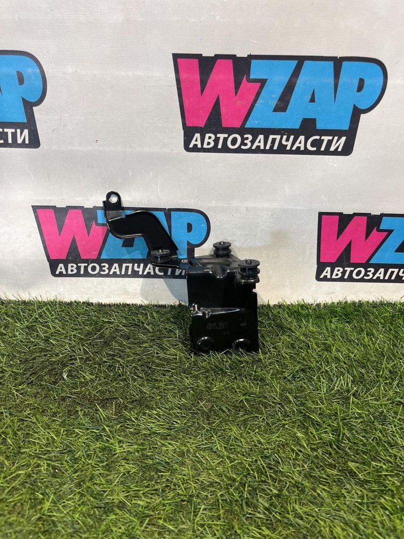 Кронштейн блока ABS Volkswagen Jetta 7 поколение 2019, 1.4 л., бензин, МКПП, черный, седан, передний привод, 5Q1614235E
