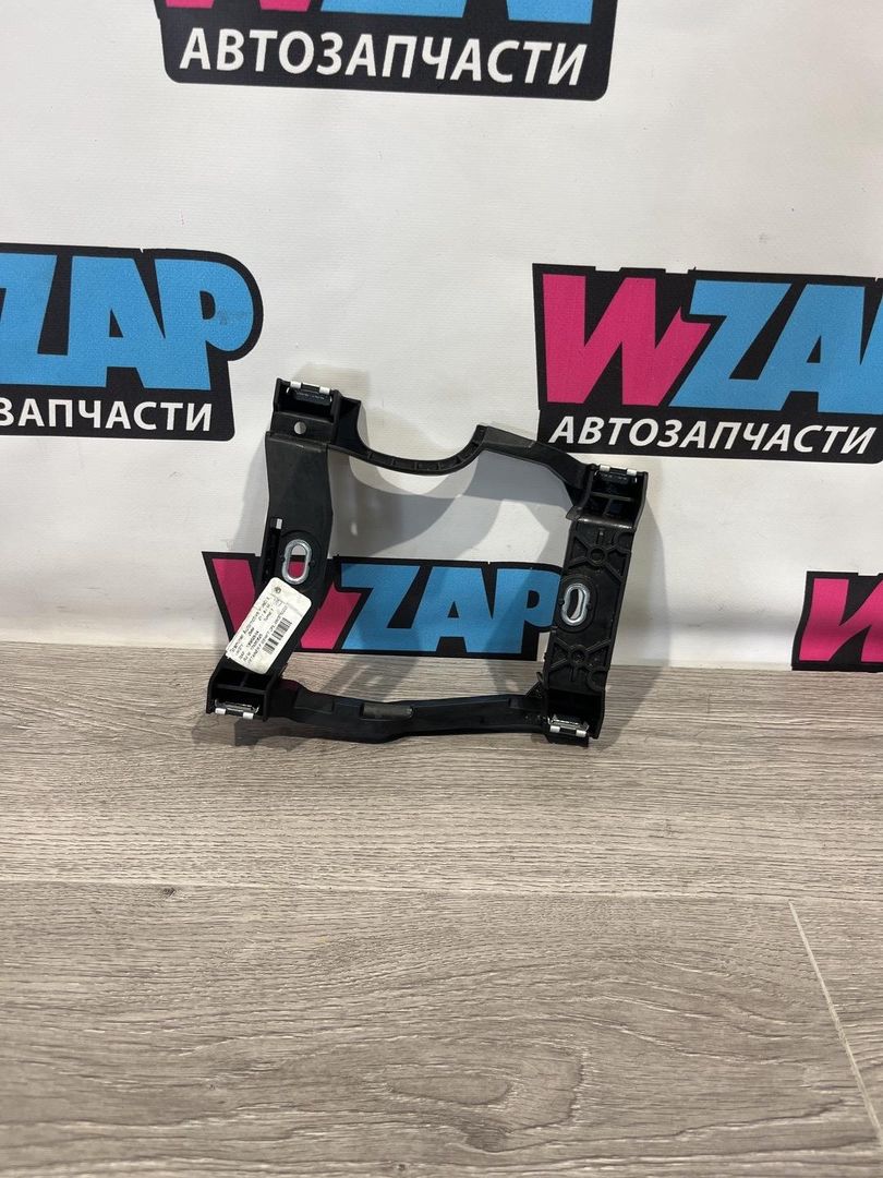 кронштейн (крепление) Volkswagen Jetta 7 поколение 2019, 1.4 л., бензин, МКПП, черный, седан, передний привод, 17A863525