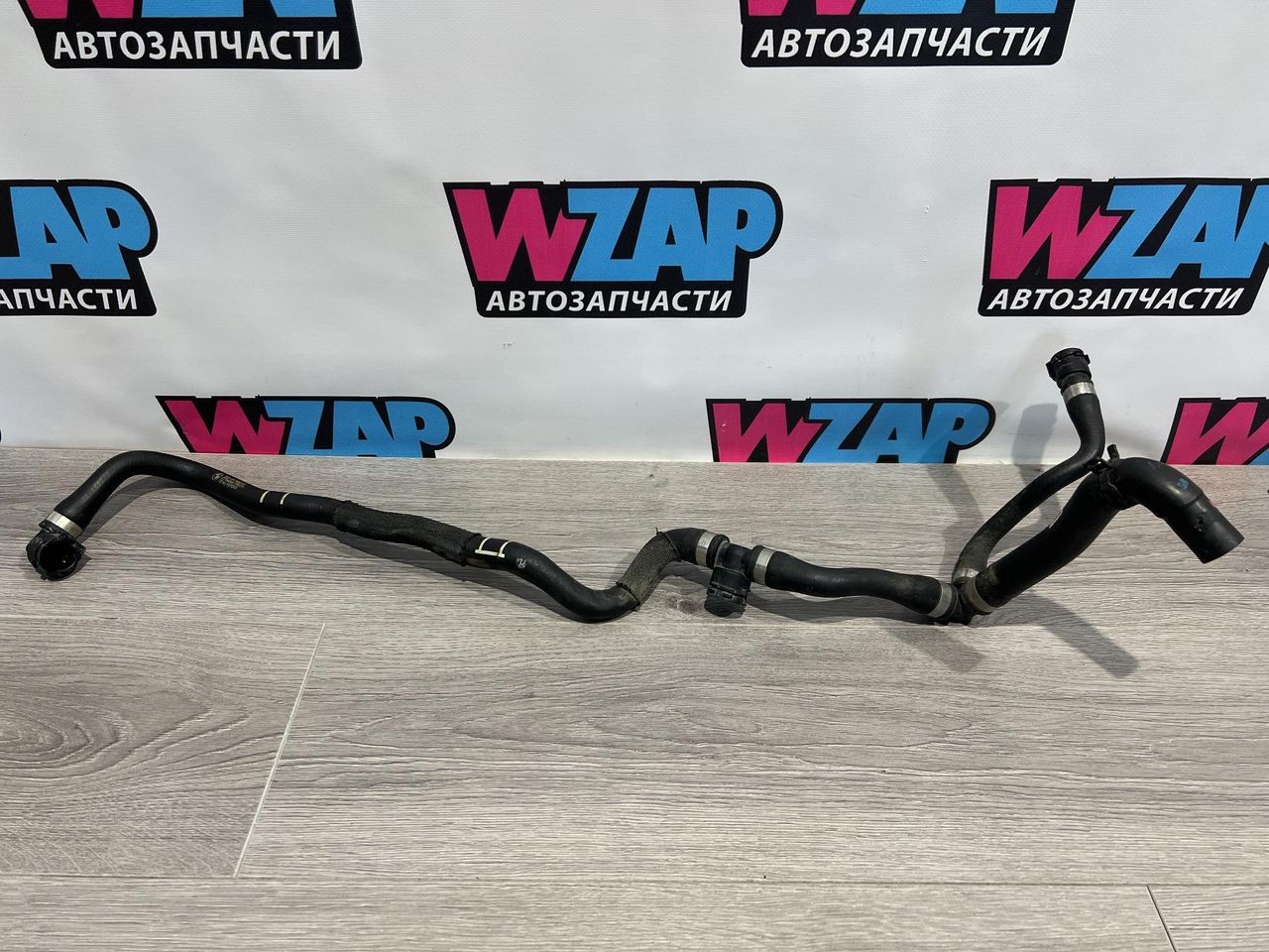 патрубок радиатора Mini Countryman 2 поколение [рестайлинг] F60 2021, 2.0 л., бензин, АКПП, внедорожник 5 дв., полный привод, правый руль, 9873682
