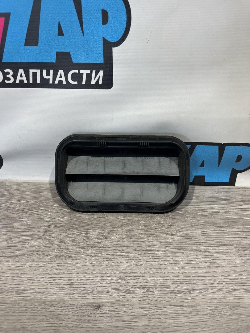 решетка вентиляции кузова Ford Mustang 6 поколение S550 [рестайлинг] 2018, 2.3 л., бензин, АКПП, желтый, купе, задний привод, 3C3A-54280B62