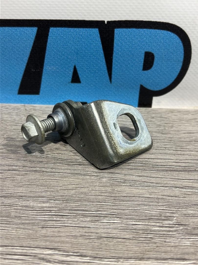 петля двери Ford Escape 4 поколение CX482 2020, 1.5 л., бензин, АКПП, внедорожник 5 дв.