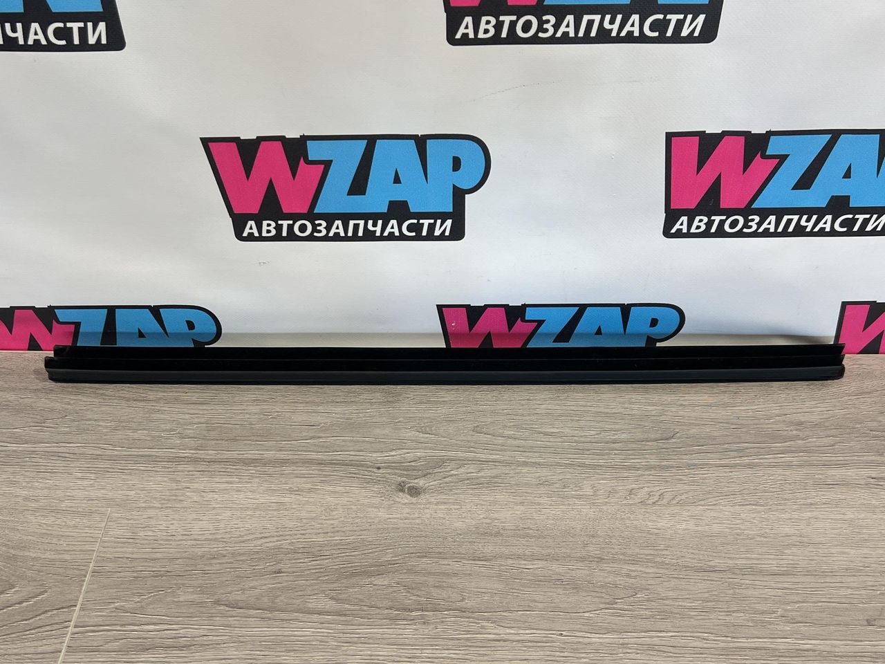 Уплотнитель стекла Ford Escape 4 поколение CX482 2020, 1.5 л., бензин, АКПП, внедорожник 5 дв., LJ6BS20571A