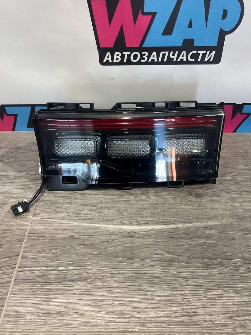 фонарь крышки багажника правый Jeep Wagoneer 3 поколение (2021 - 2026), 68432196