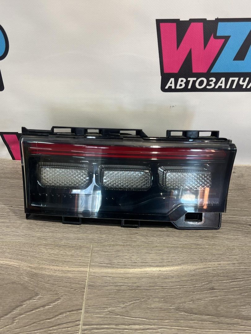 фонарь крышки багажника левый Jeep Wagoneer 3 поколение (2021 - 2026), 68432197