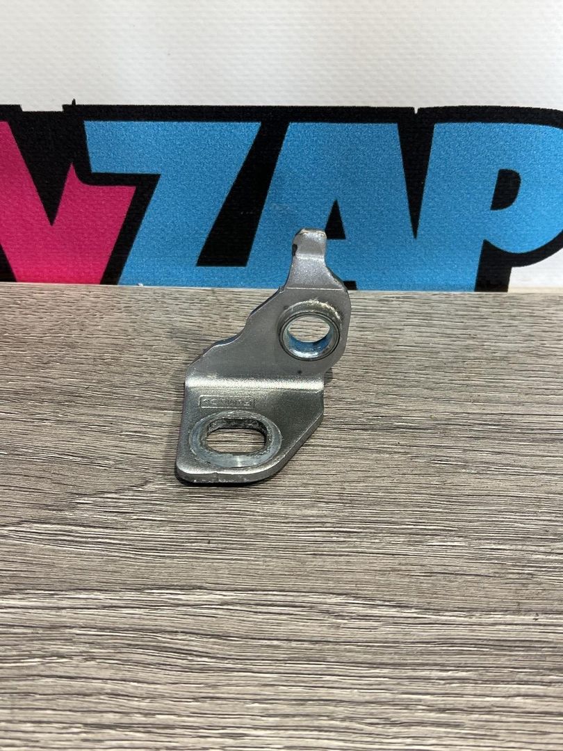 петля двери Ford Escape 4 поколение CX482 2020, 1.5 л., бензин, АКПП, внедорожник 5 дв.
