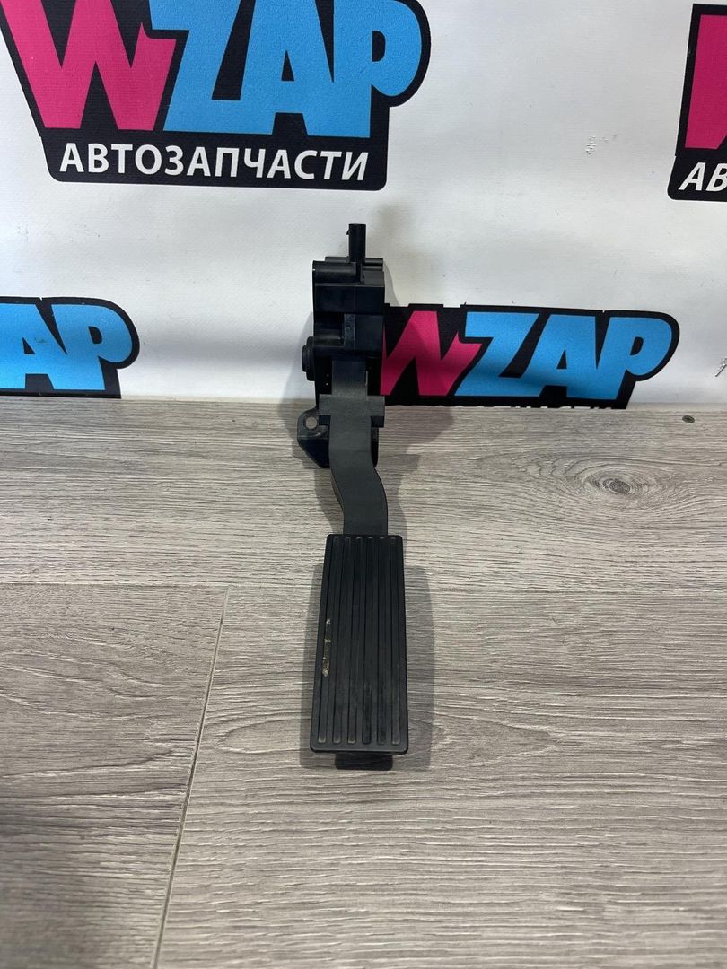 педаль Chevrolet Trax 2 поколение 2024, 1.2 л., бензин, АКПП, красный, минивэн, передний привод, 42795022