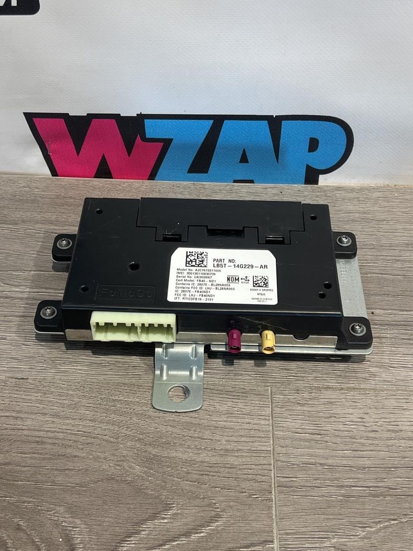 блок Bluetooth Ford Explorer 6 поколение U625 2020, 2.3 л., бензин, белый, задний привод, LB5T14G229AR