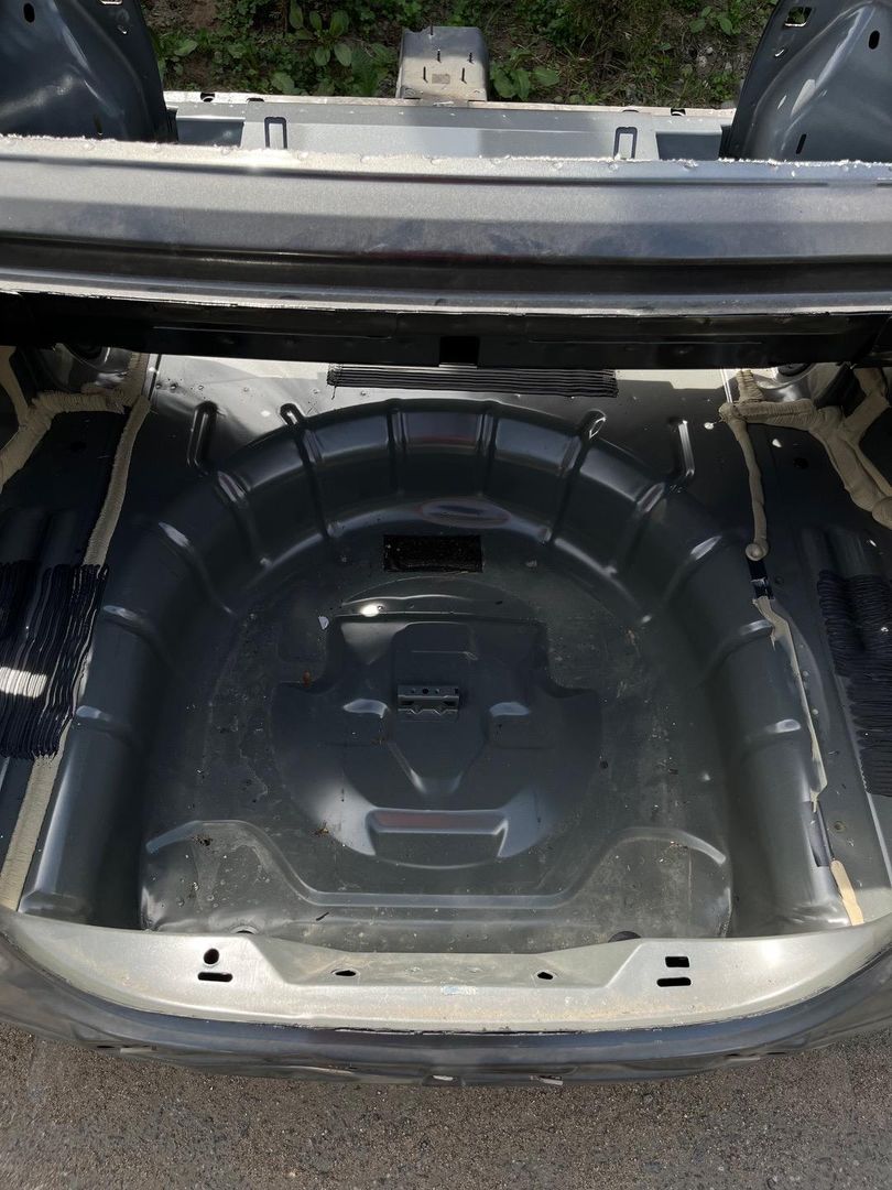 ниша запасного колеса Ford Mustang 6 поколение S550 [рестайлинг] 2019, 2.3 л., бензин, АКПП, серый, кабриолет