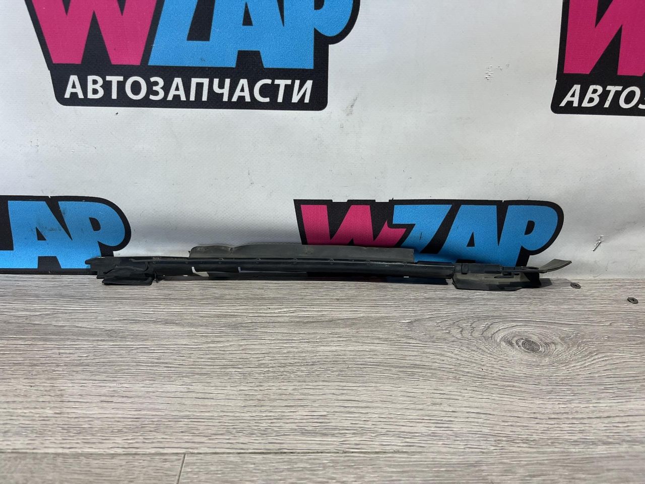 воздуховод (дефлектор) радиатора Volkswagen Jetta 7 поколение 2019, 1.4 л., бензин, АКПП, синий, седан, передний привод, 5G0121331H